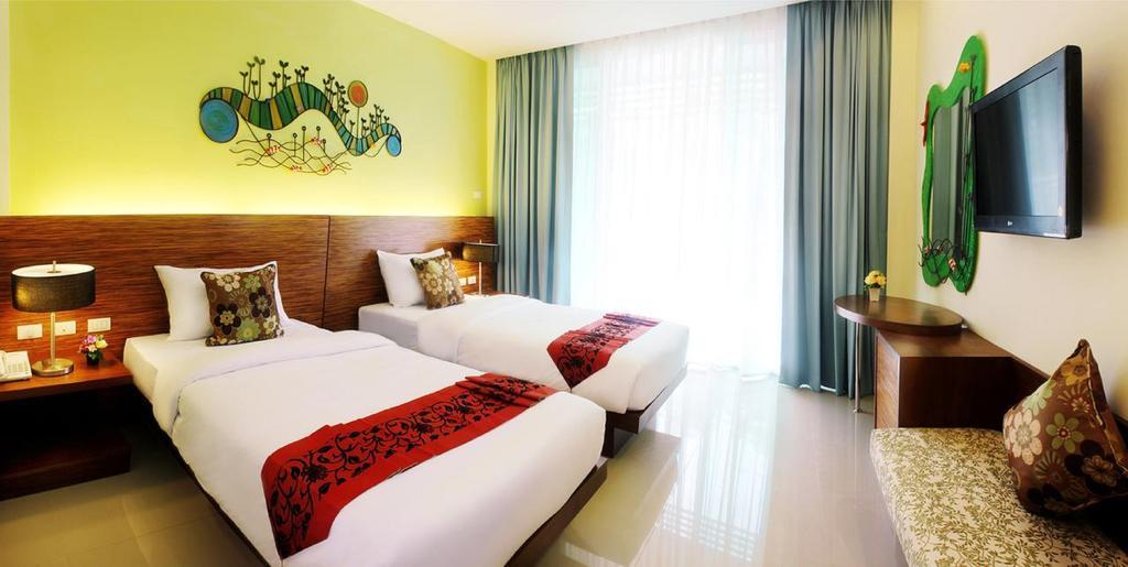 Puding Holiday World Pantai Kata Luaran gambar